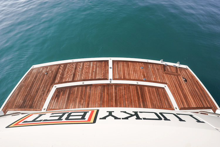 Lucky Bet Yacht Photos Pics 