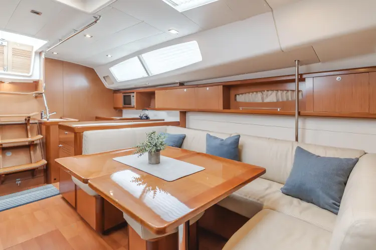 Skyfall Yacht Photos Pics 
