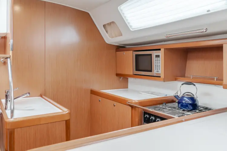 Skyfall Yacht Photos Pics 