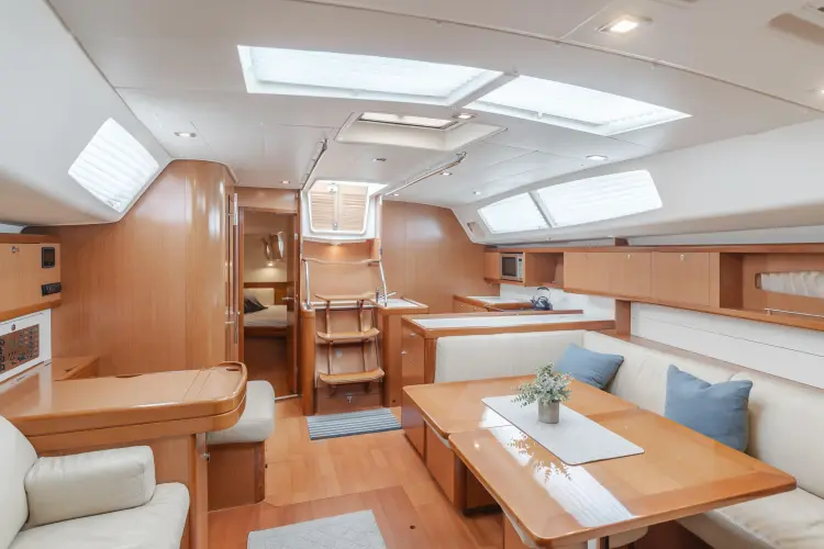 Skyfall Yacht Photos Pics 