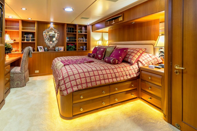 Chairman Yacht Photos Pics 