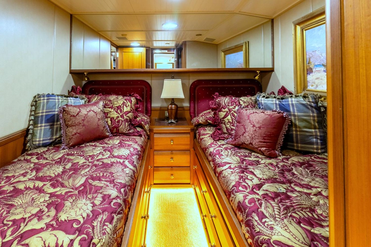 Chairman Yacht Photos Pics 
