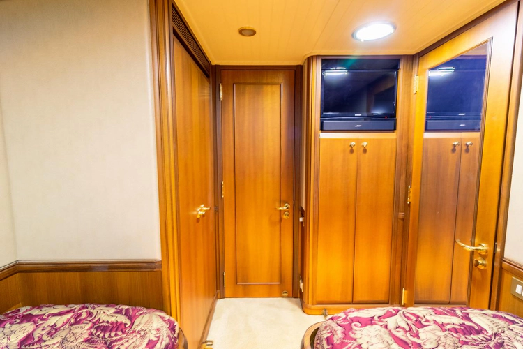 Chairman Yacht Photos Pics 
