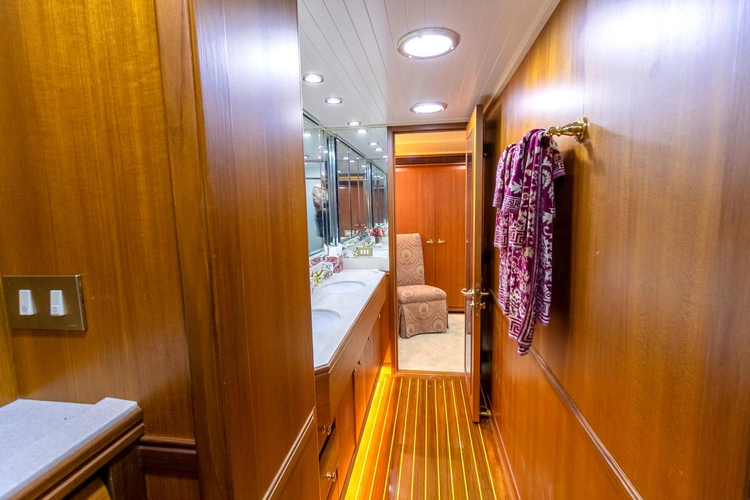 Chairman Yacht Photos Pics 