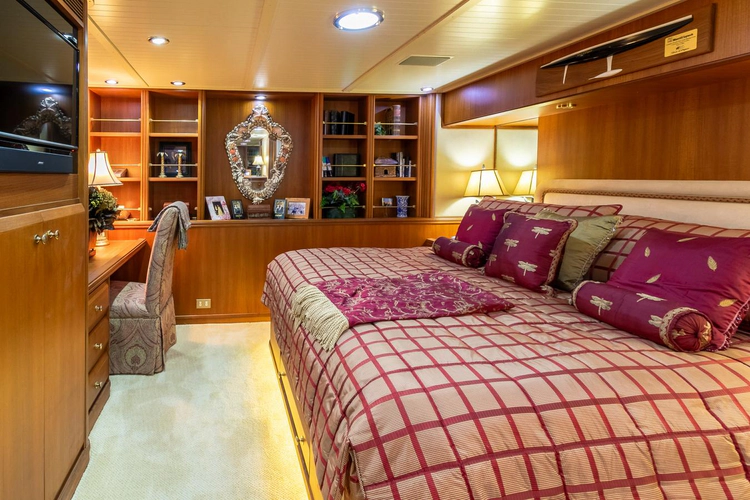 Chairman Yacht Photos Pics 