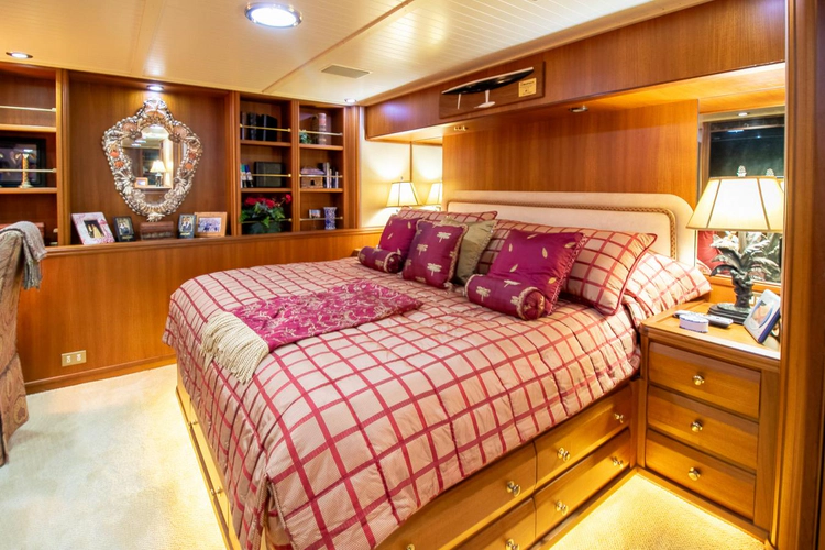 Chairman Yacht Photos Pics 