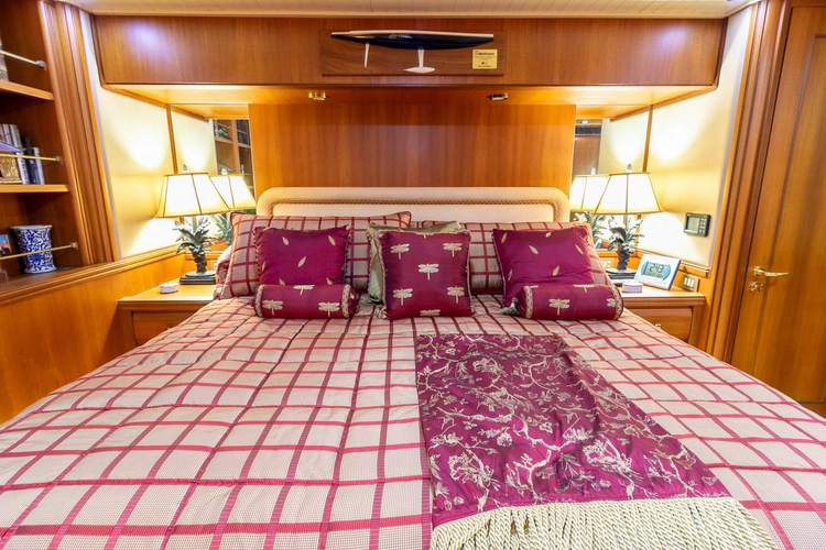 Chairman Yacht Photos Pics 