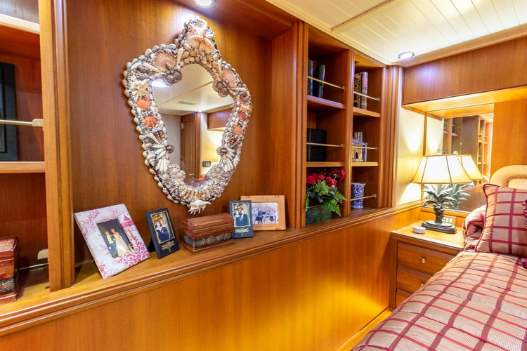 Chairman Yacht Photos Pics 