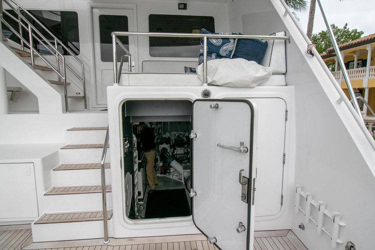 Chairman Yacht Photos Pics 