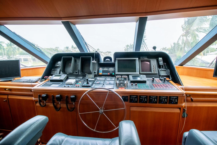 Chairman Yacht Photos Pics 