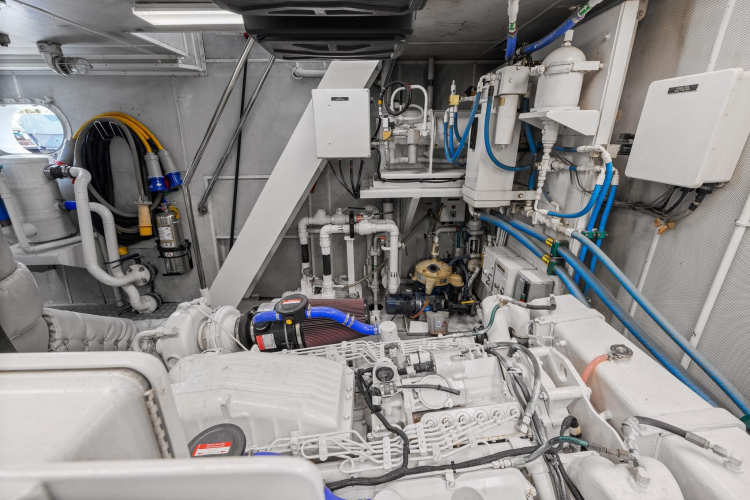 Dirt Poor Yacht Photos Pics 