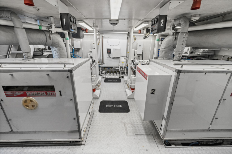 Dirt Poor Yacht Photos Pics 