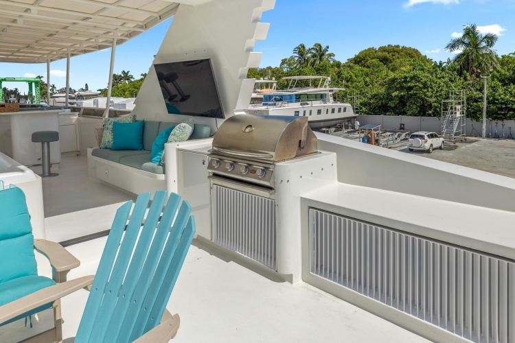 Dirt Poor Yacht Photos Pics 