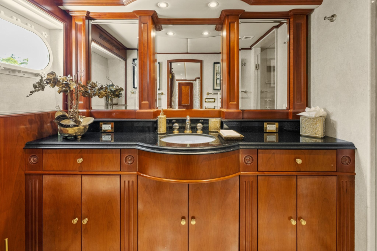 Dirt Poor Yacht Photos Pics 