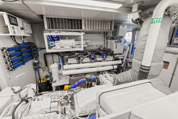 Dirt Poor Yacht Photos Pics 