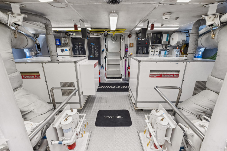 Dirt Poor Yacht Photos Pics 