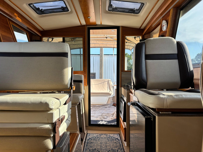 Y Knot Yacht Photos Pics 