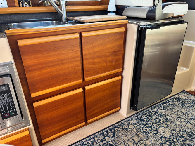 Y Knot Yacht Photos Pics 