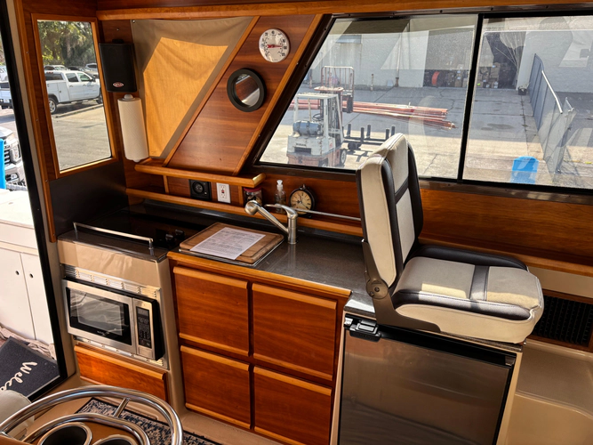 Y Knot Yacht Photos Pics 