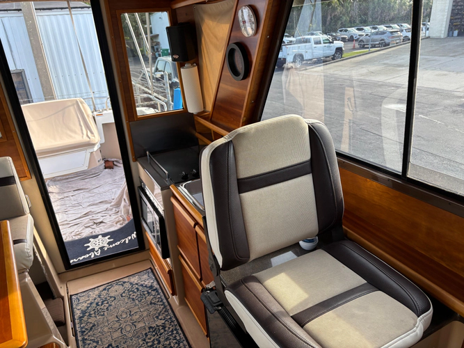 Y Knot Yacht Photos Pics 