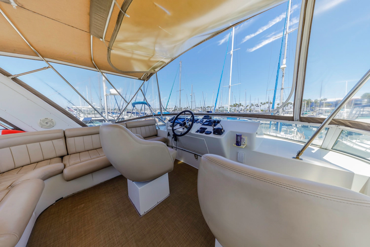 Queen Elizabeth Yacht Photos Pics 