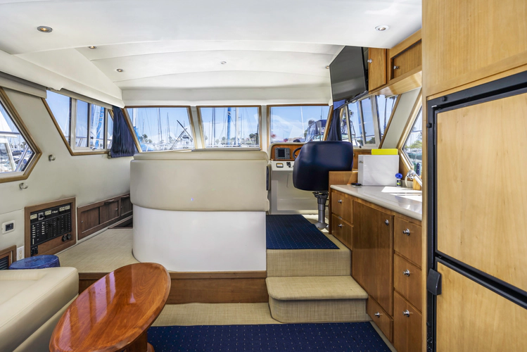Queen Elizabeth Yacht Photos Pics 