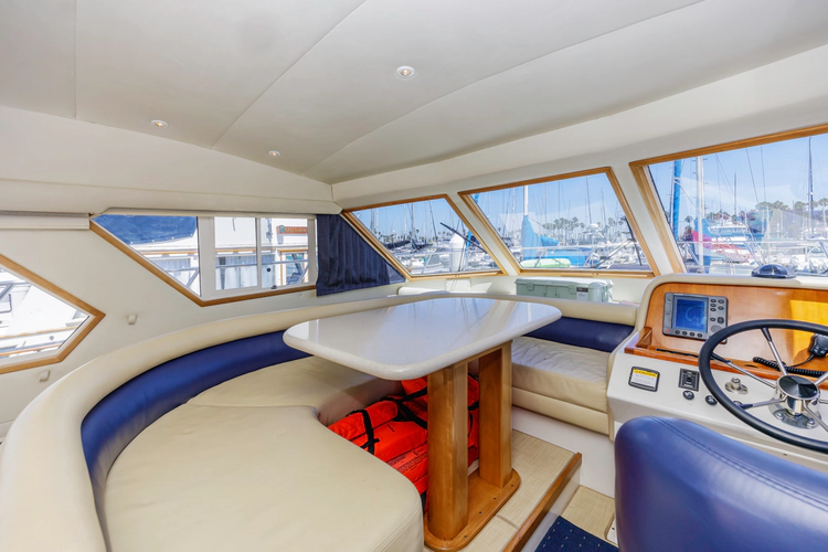 Queen Elizabeth Yacht Photos Pics 