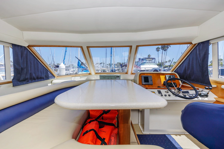 Queen Elizabeth Yacht Photos Pics 