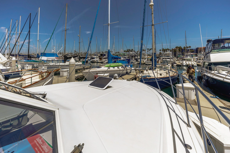 Queen Elizabeth Yacht Photos Pics 