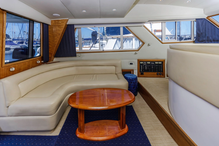 Queen Elizabeth Yacht Photos Pics 