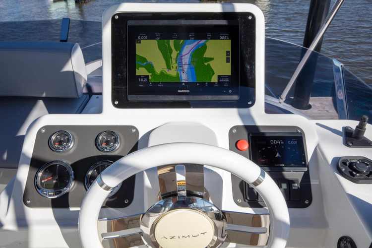 Rumble Bee Yacht Photos Pics 