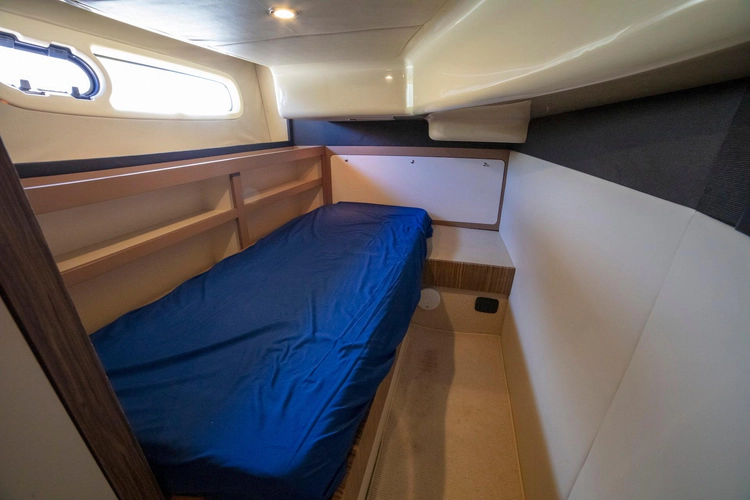 Rumble Bee Yacht Photos Pics 