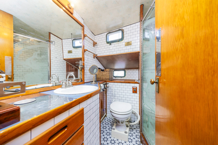 Tatoosh Yacht Photos Pics 