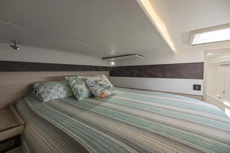 One Love Yacht Photos Pics 