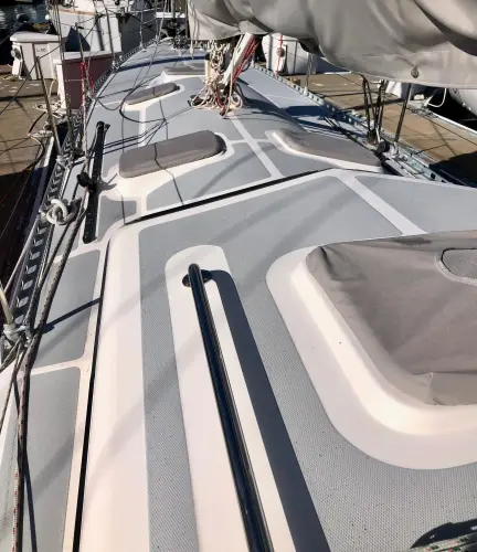 Red Cloud Yacht Photos Pics 
