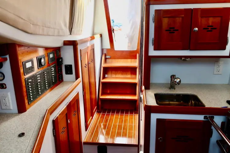 Red Cloud Yacht Photos Pics 