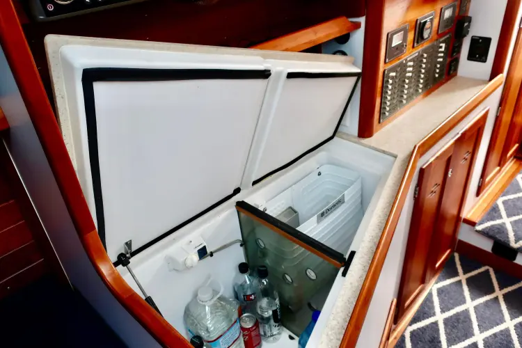 Red Cloud Yacht Photos Pics 