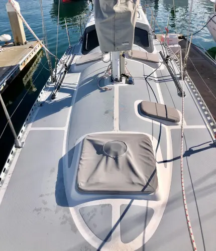 Red Cloud Yacht Photos Pics 