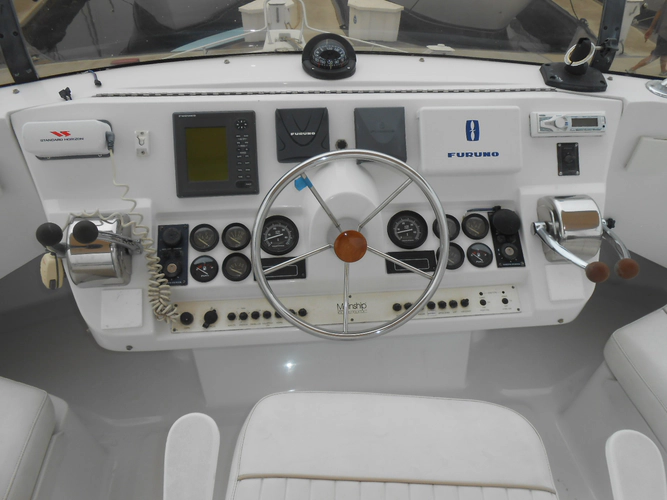 Cest Bon Yacht Photos Pics 