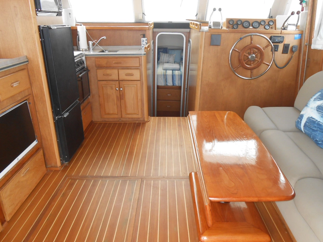 Cest Bon Yacht Photos Pics 