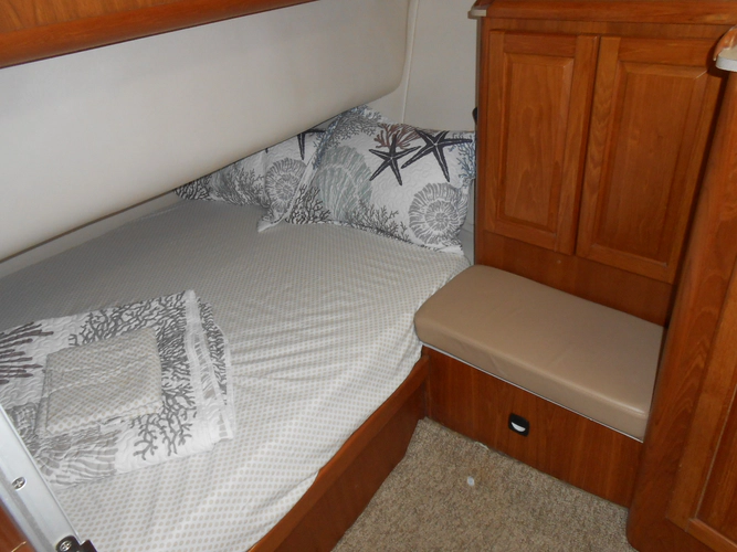 Cest Bon Yacht Photos Pics 