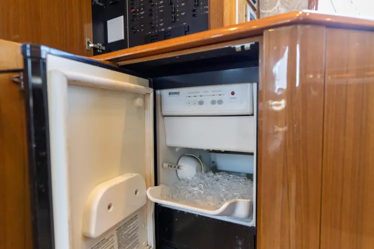 Miss Ella Maye Yacht Photos Pics 