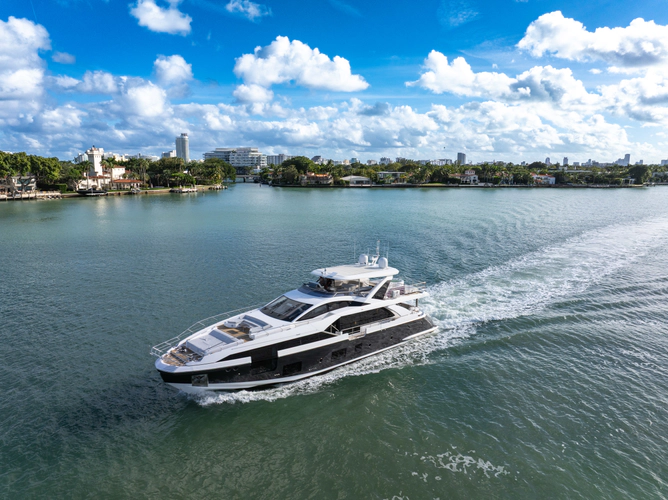 Cloud 9 Yacht Photos Pics 