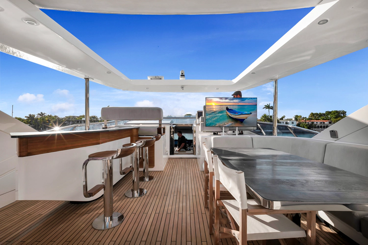 Cloud 9 Yacht Photos Pics 