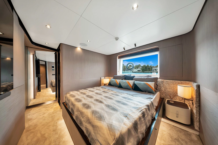 Cloud 9 Yacht Photos Pics 