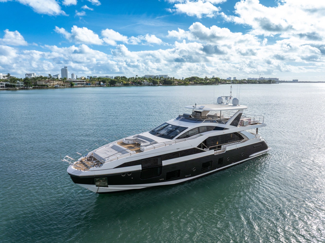 Cloud 9 Yacht Photos Pics 