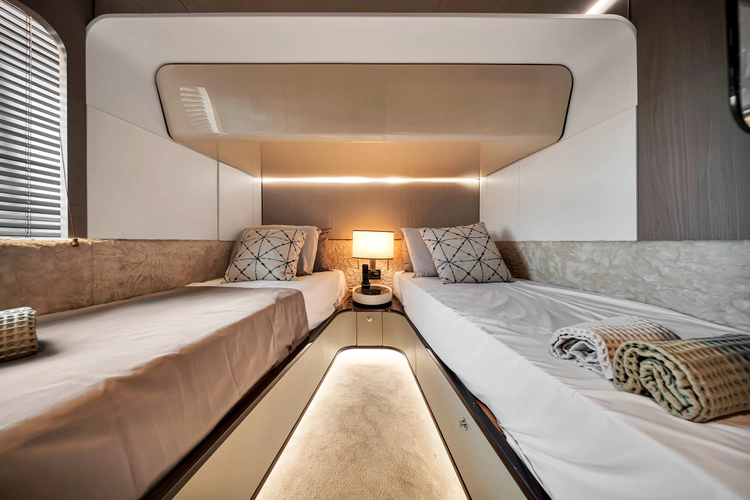 Cloud 9 Yacht Photos Pics 