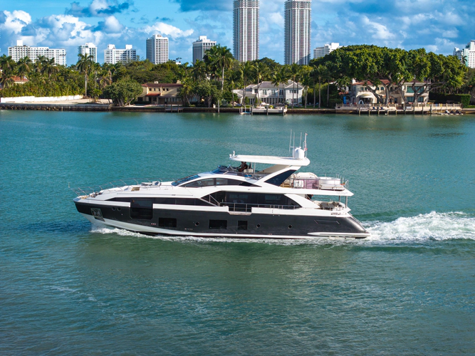 Cloud 9 Yacht Photos Pics 