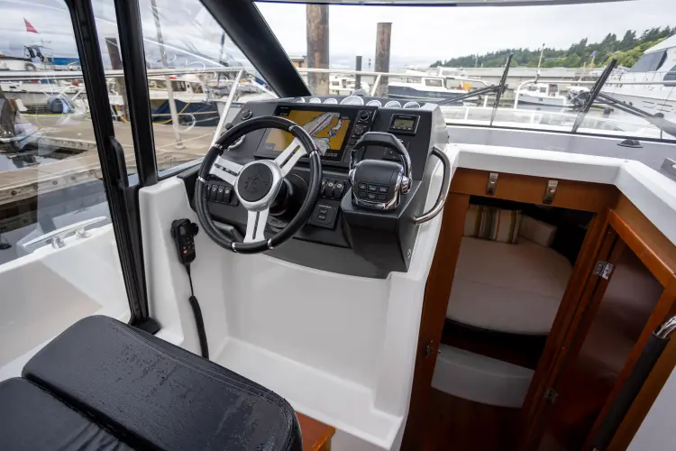 Myrt Yacht Photos Pics 