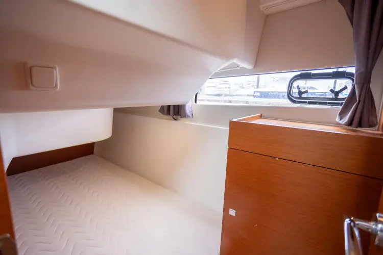 Myrt Yacht Photos Pics 